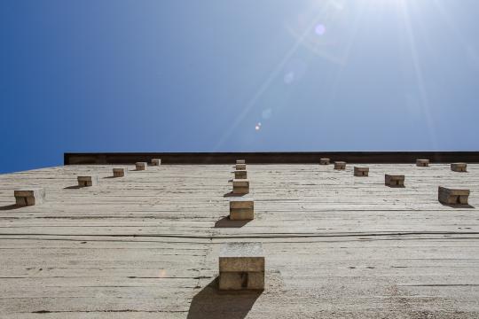 Pared lateral de la Facultad de Ingeniería